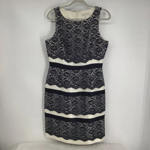 Katherine Kelly Brittany Lace Tiered Fitted Sleeveless Dress Navy/Creme Size 8 - Picture 1 of 9